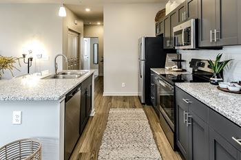 Stainless Steel Appliances at Sandstone Villas Townhomes in Omaha, NE