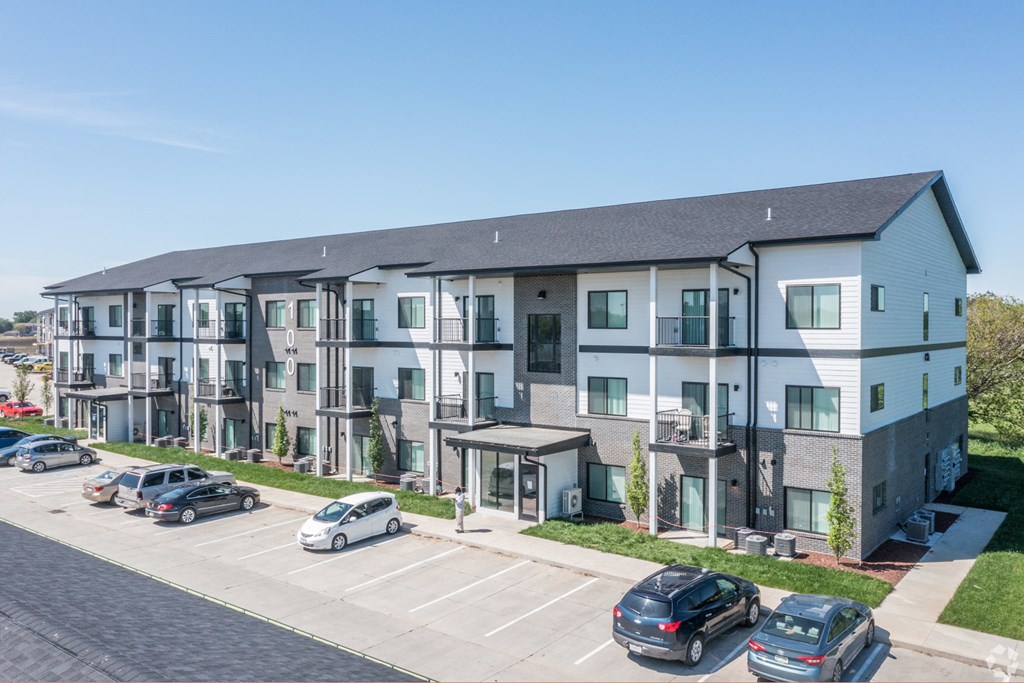 Building exterior at RiverPointe Apartments in South Sioux City, NE