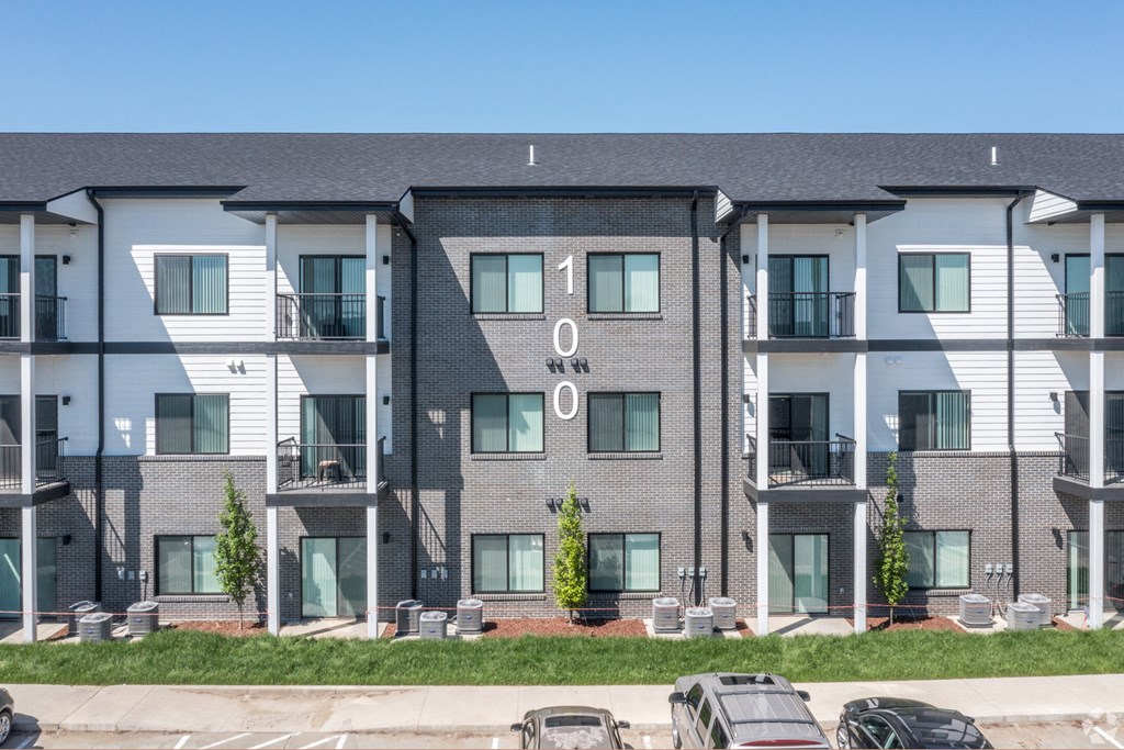 Building exterior at RiverPointe Apartments in South Sioux City, NE