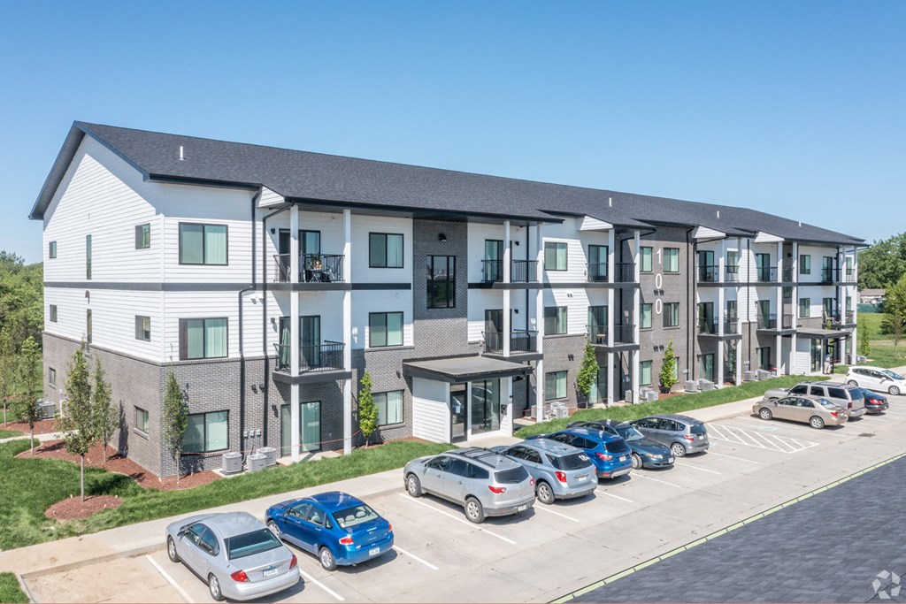 Building exterior at RiverPointe Apartments in South Sioux City, NE