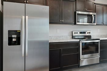 Stainless Steel appliances at Bennett Pointe in Edmond, OK