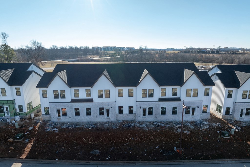 Three bedroom townhomes with open-concept layouts, gourmet kitchens and much more at Shadowbrooke Village in Rogers, AR