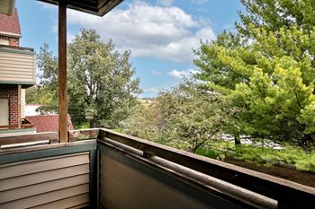 Balconies at Somerset Apartments in Lincoln, NE