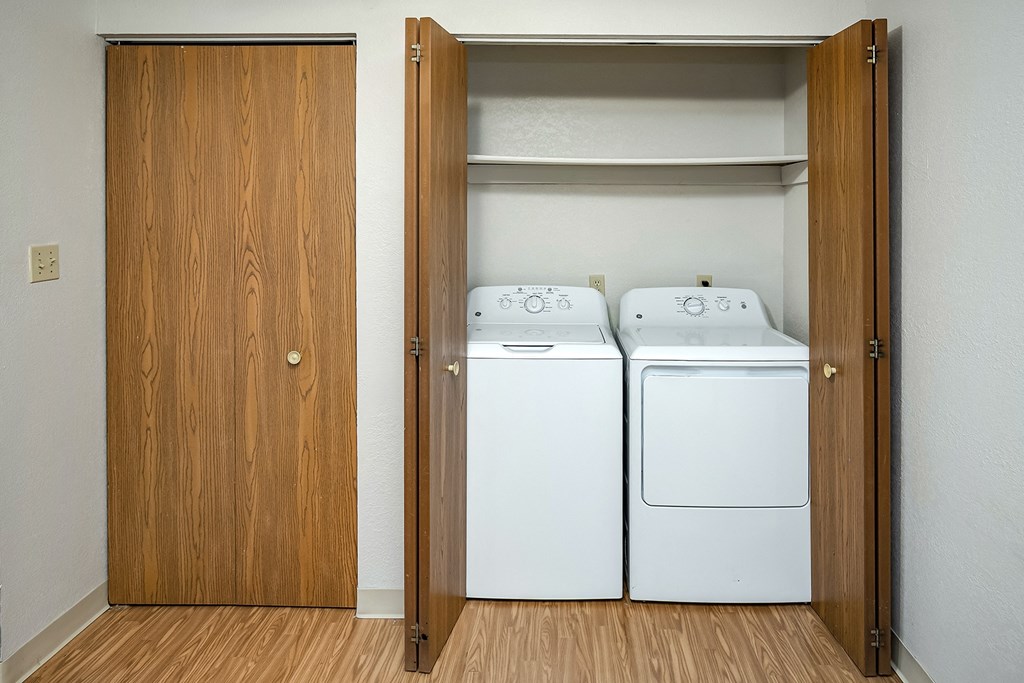 One and two bedroom apartments at Somerset Apartments in Lincoln, NE