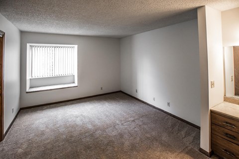 Bedroom layout with One-, two- and three-bedroom floor plan options at Sutter Place in Lincoln, NE
