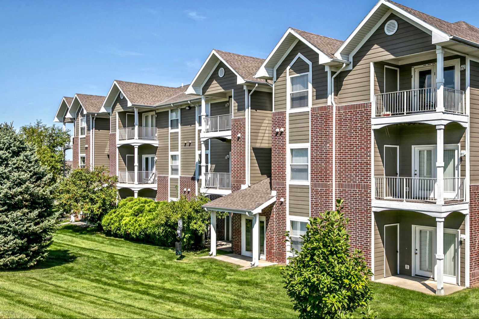 Elegant Exterior View Of Property at Vue, The, Bellevue, NE