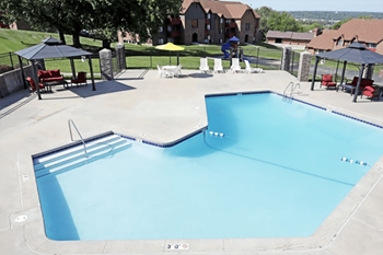 Pool at Preserve at Evans Place in Omaha, NE