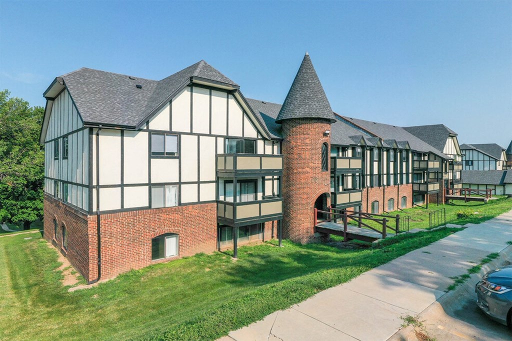 Property exteriror at Preserve at Evans Place in Omaha, NE