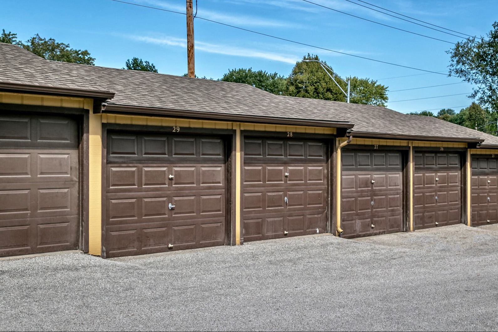 Willow Creek Apartments  Omaha, NE - Detached Garages