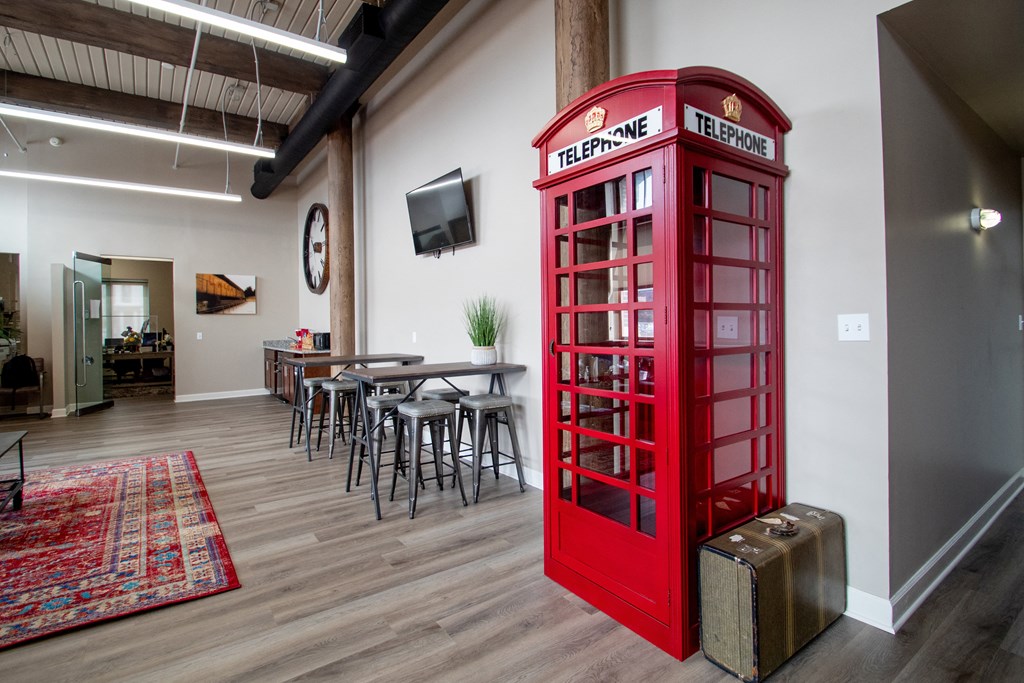 Community room/business center at The Greenhouse Apartments in Omaha, NE