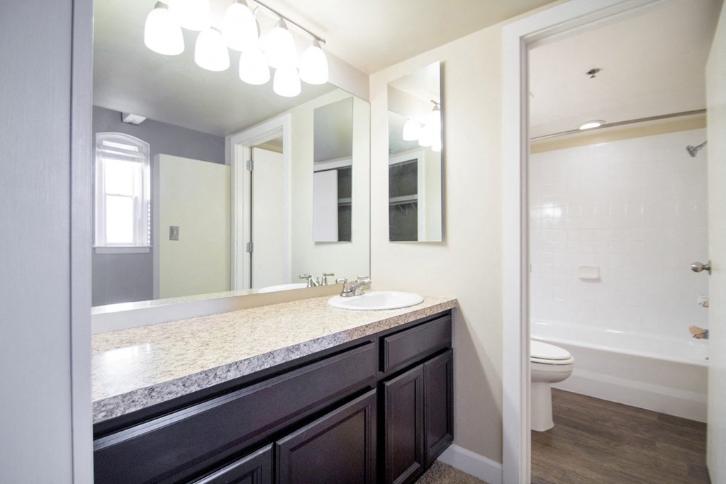Large bathrooms at the Greenhouse Apartments in Omaha, NE