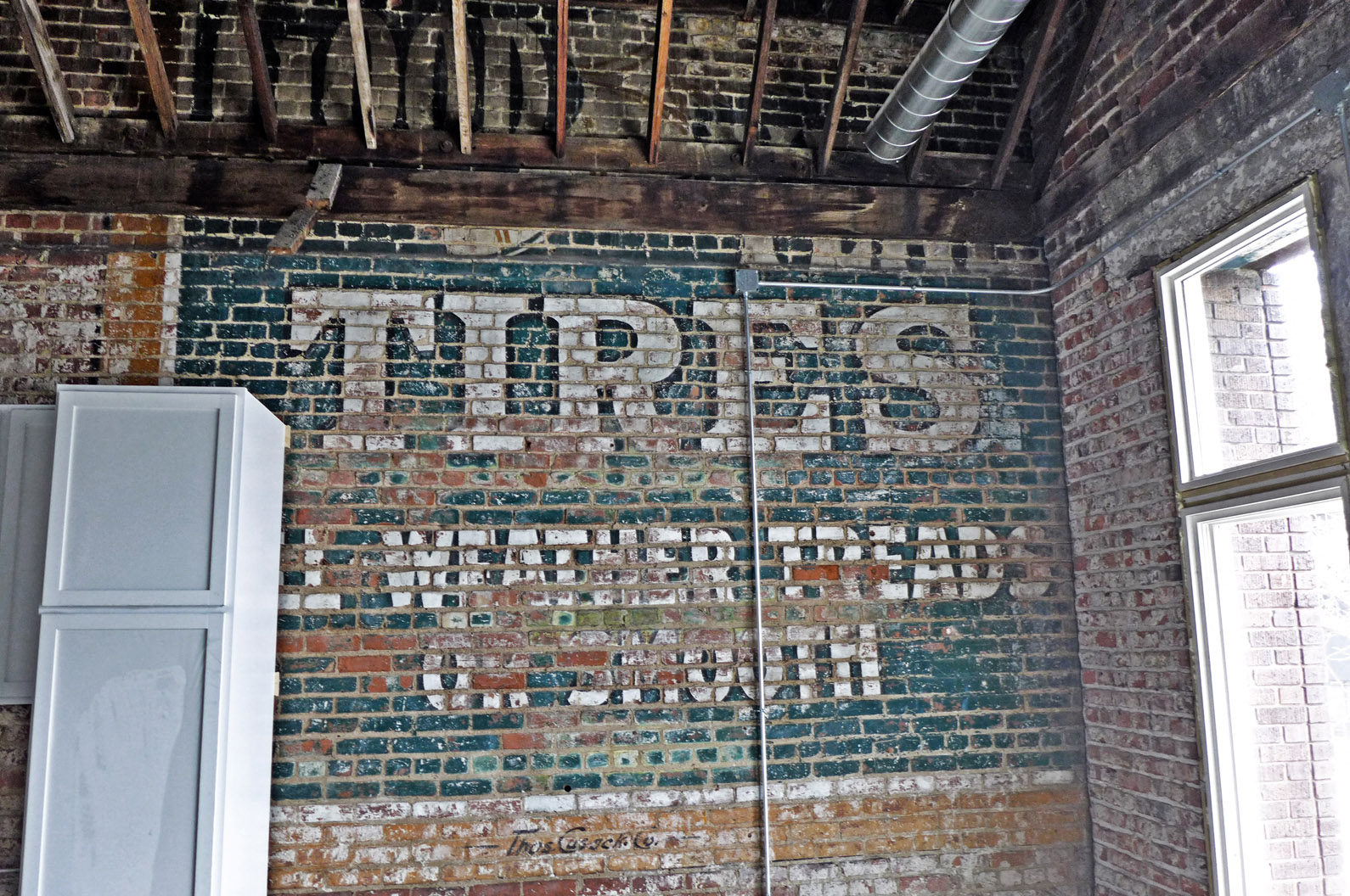 Studio, one and two-bedroom apartment homes in the historically-renovated Hupmobile Apartments in Omaha, NE