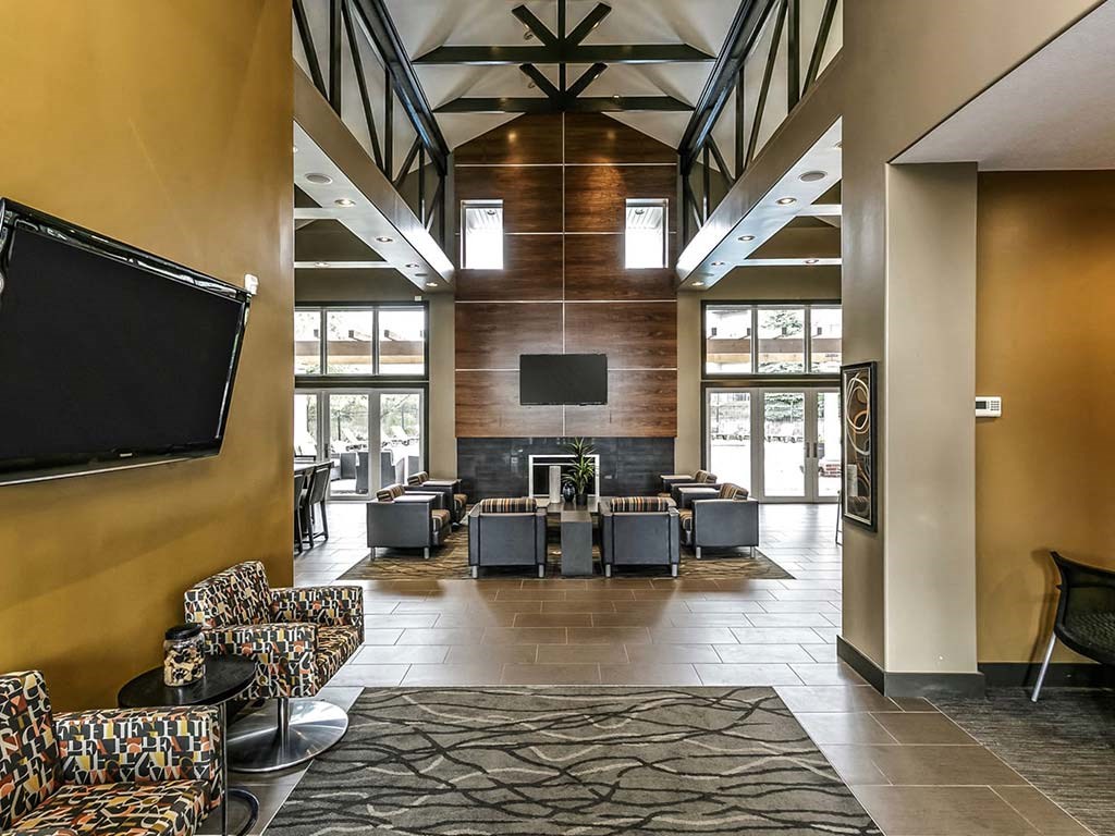 T.V Room at Autumn Grove Apartments, Omaha, NE