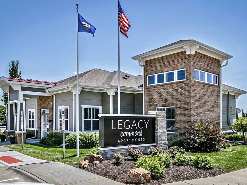 Entrance with Architectural Details at Legacy Commons, Omaha - Photo Gallery 1