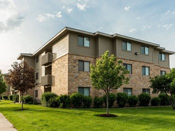 1021 S Howard St 1-3 Beds Apartment for Rent - Photo Gallery 3