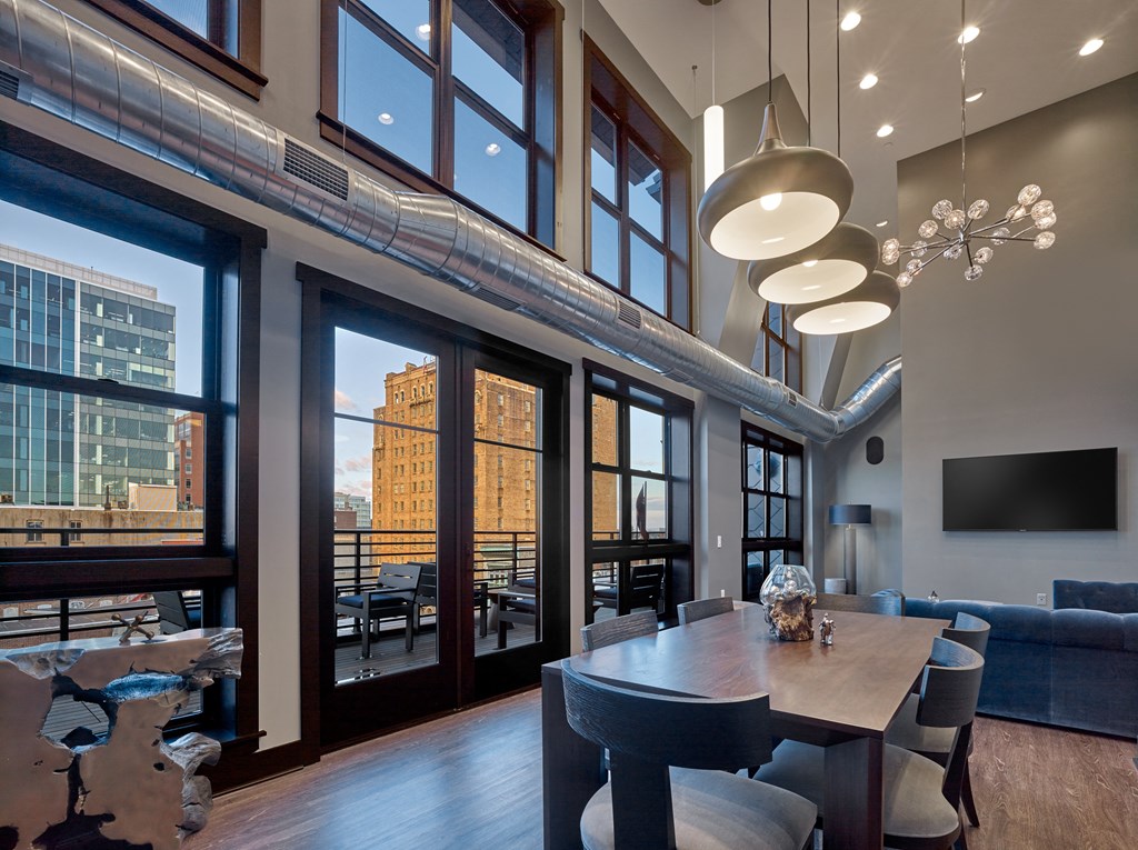 clubhouse dining area at 520 Lofts, Allentown