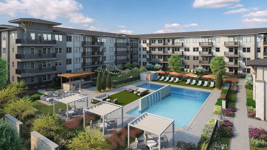 Pool and courtyard - Photo Gallery