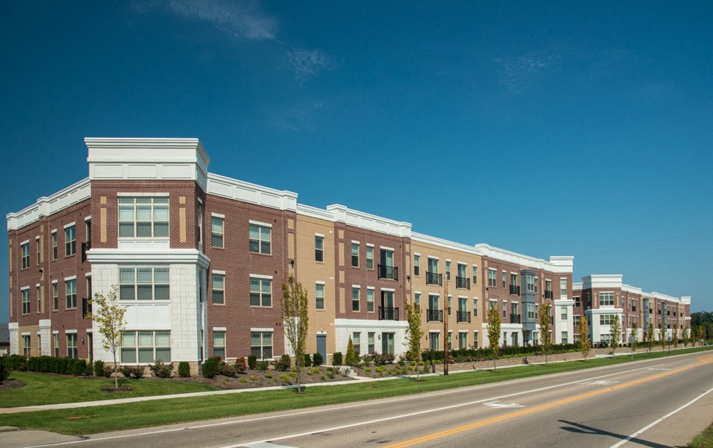 Property Exterior at The Grandstone, Mason, Ohio