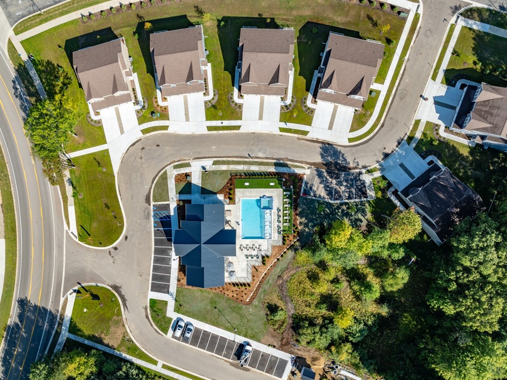 Clubhouse swimming pool at Okemos Apartments | Okemos Grand Reserve