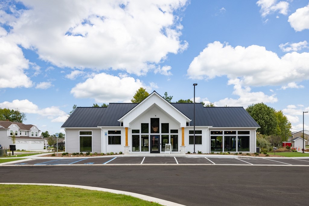 Clubhouse at Okemos Apartments | Okemos Grand Reserve