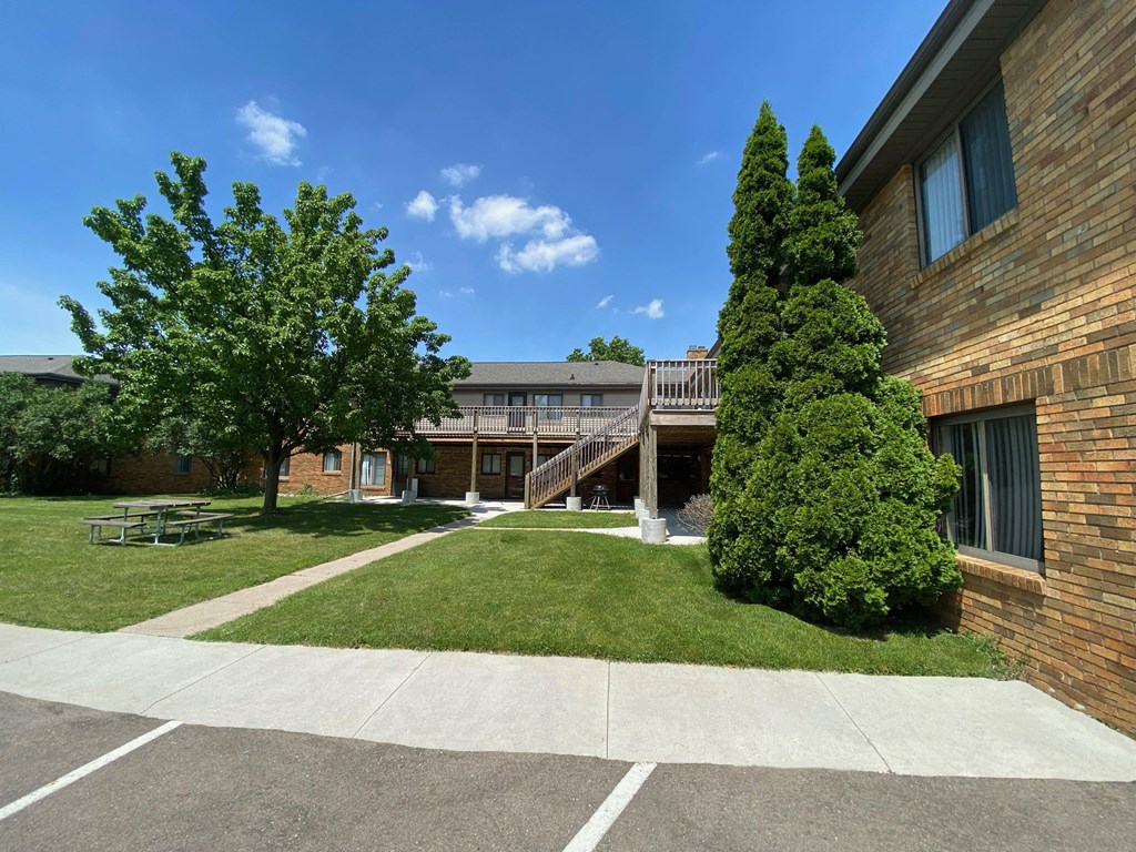 Lansing Apartments Exterior of Amber Square Apartments in Lansing, MI