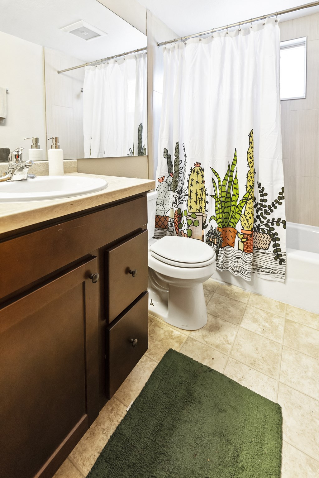Spacious Bathroom in East Lansing Apartments near Michigan State University | Beechwood