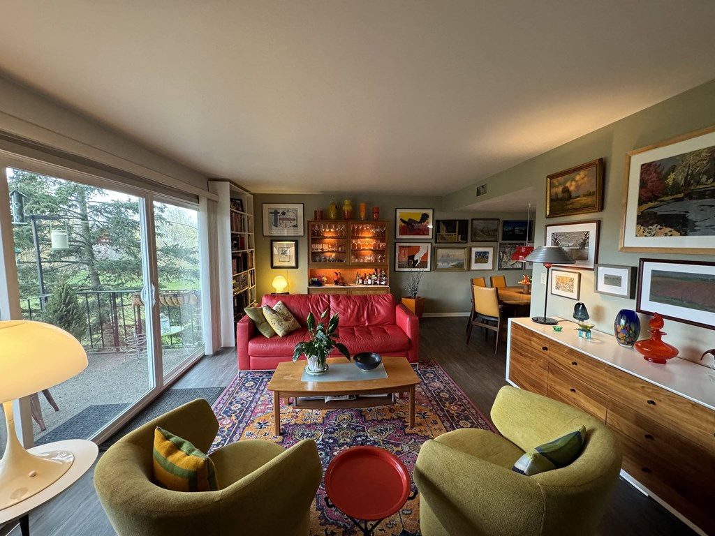 Living room at Briarlane Apartments in Grand Rapids, MI