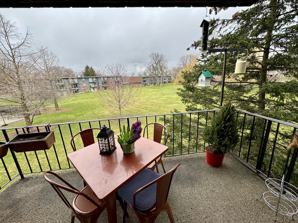 Patio area at Briarlane Apartments in Grand Rapids, MI