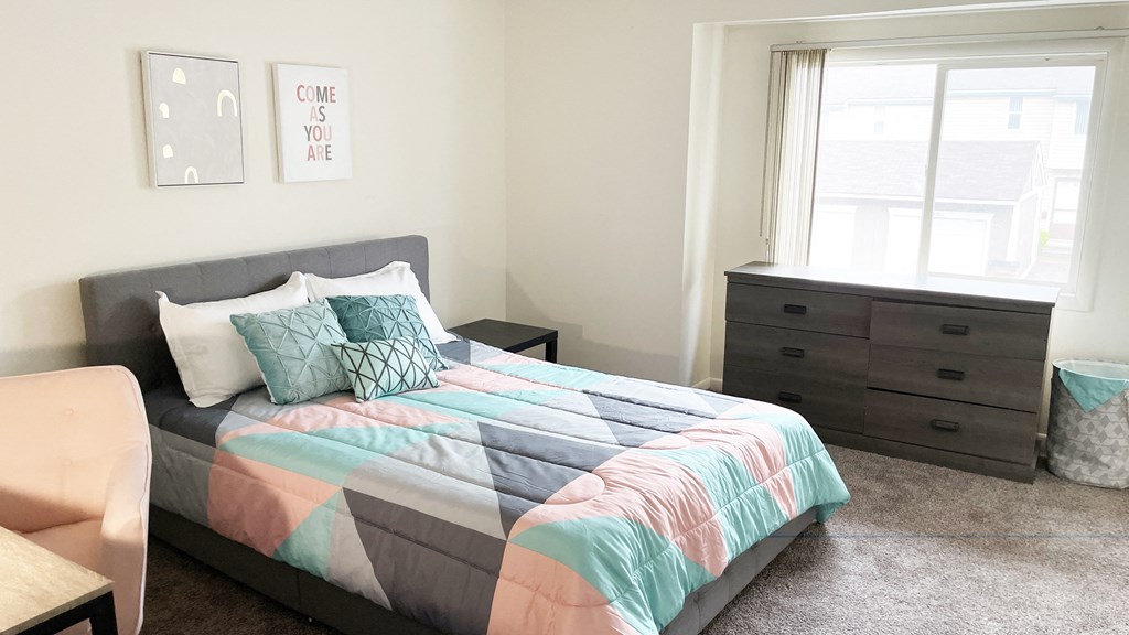 Spacious Bedroom in East Lansing Apartments near Michigan State University | Carriage Hill East