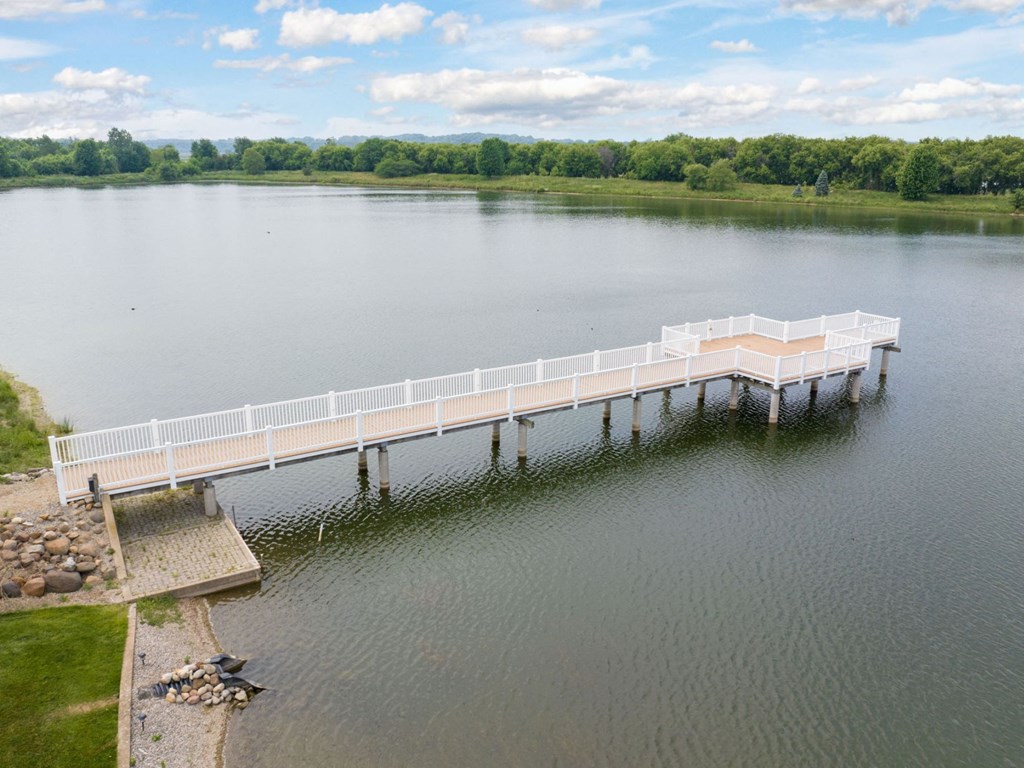 Lake near Hudsonville Apartments and Townhomes | Elmwood Lake Apartments