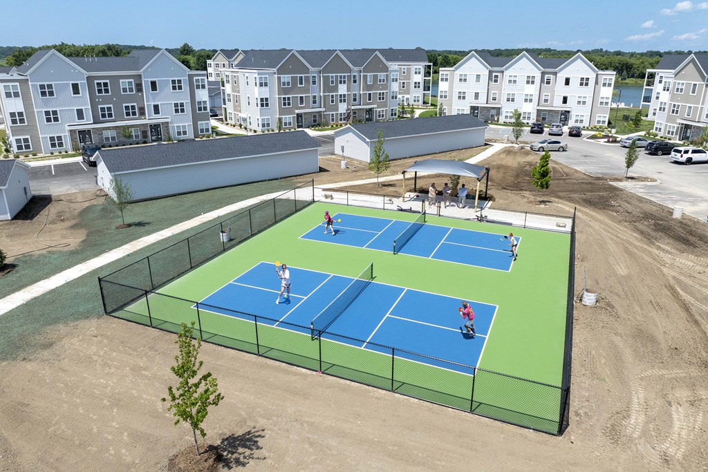 Pickleball court at Hudsonville, MI Apartments and Townehomes | Elmwood Lake Apartments in Hudsonville MI