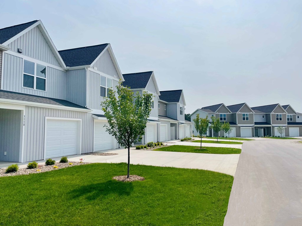 Exterior at Elmwood Lake Apartments in Hudsonville MI