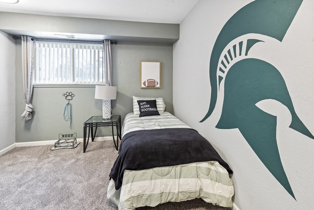 Spacious bedrooms in East Lansing Apartments near Michigan State University | Glenwood