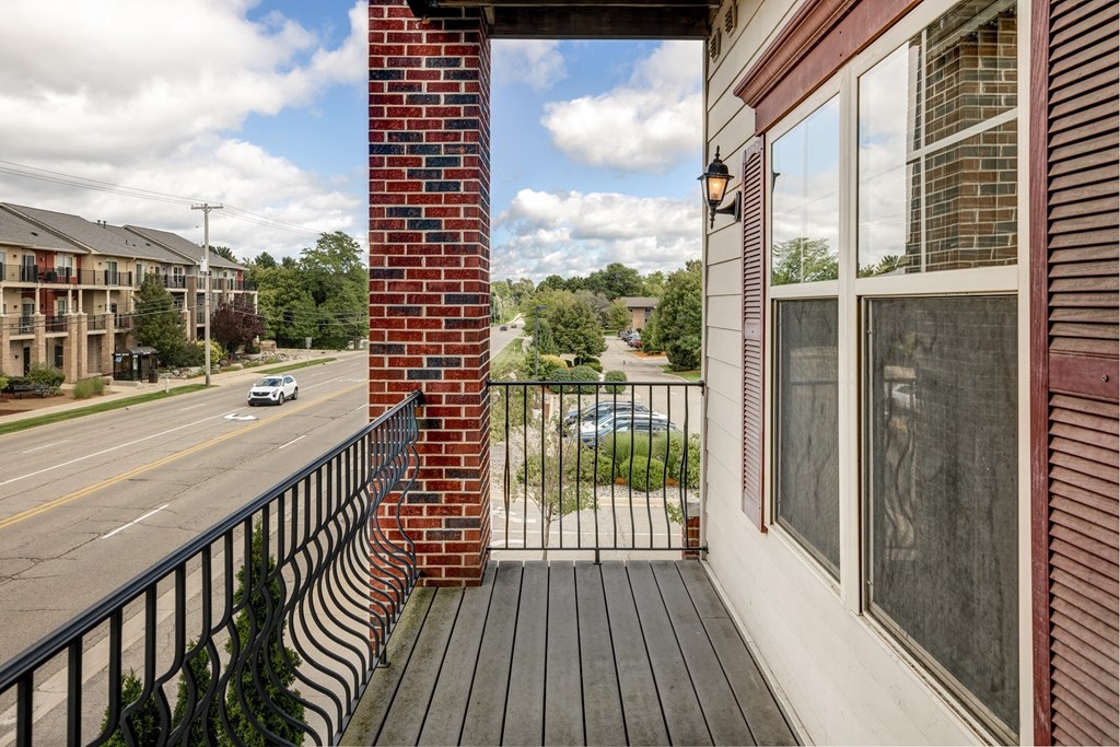 Spacious Balcony at the Hamptons Apartments near Michigan State University