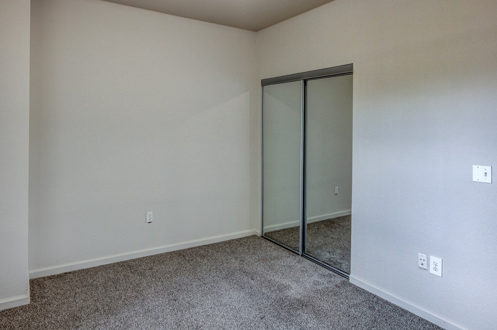 Spacious bedrooms in East Lansing Apartments near Michigan State University | The Hamptons