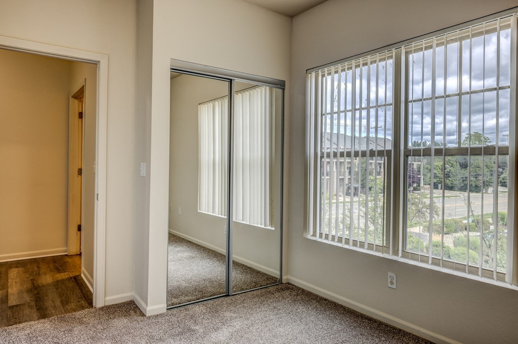 Spacious bedrooms in East Lansing Apartments near Michigan State University | The Hamptons