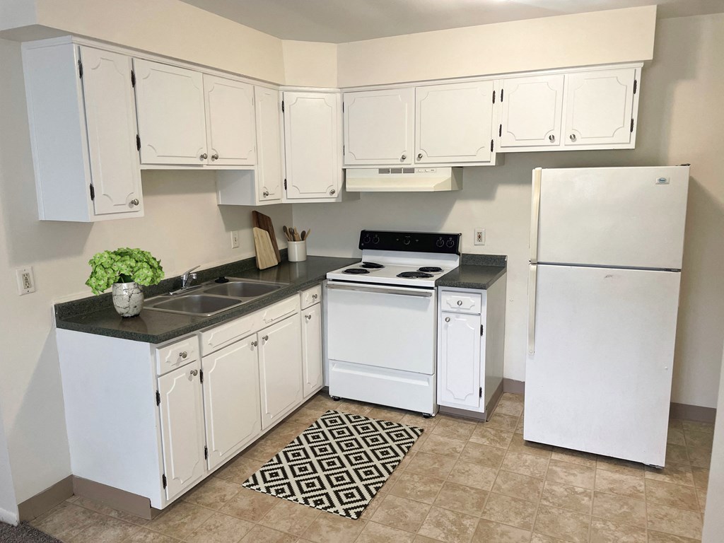 Spacious Kitchen in East Lansing Apartments near Michigan State University | North Pointe