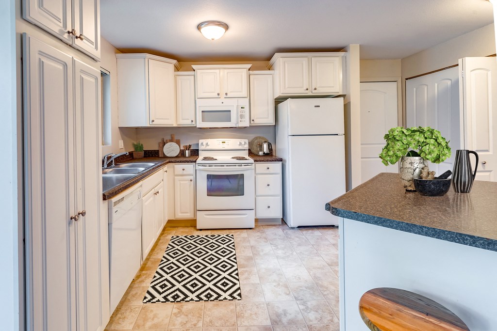 Spacious Living room in East Lansing Apartments near Michigan State University | Old Canton