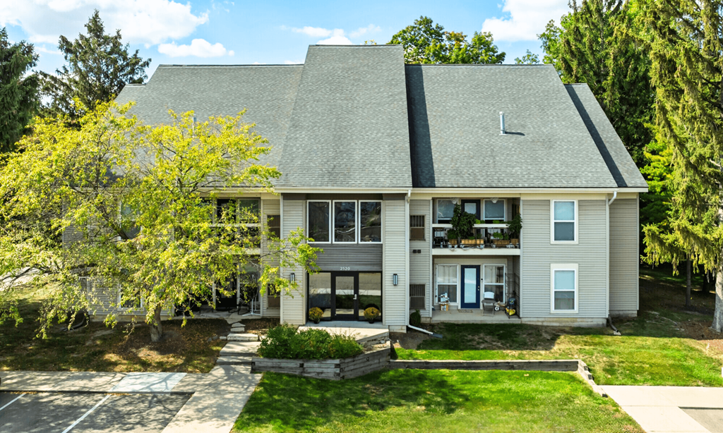Pine Lane Estates Apartments Exterior