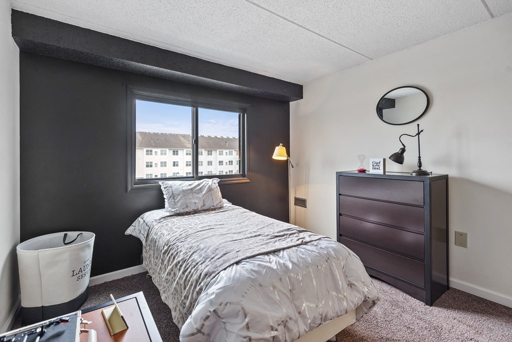 Spacious bedrooms in East Lansing Apartments near Michigan State University | The Oaks