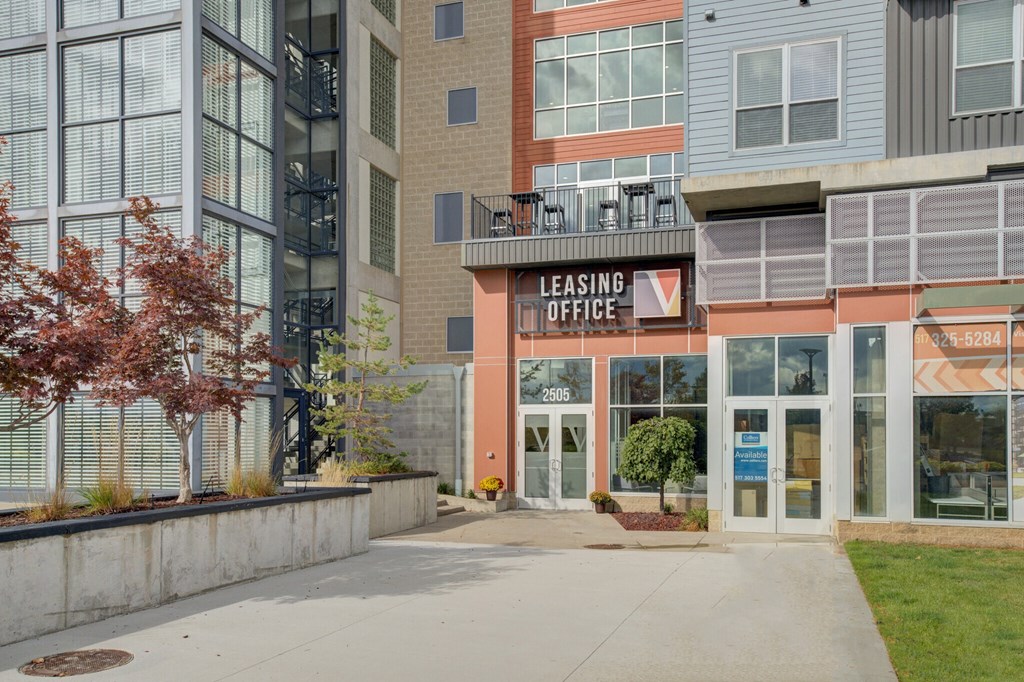 Exterior Vista at the Heights Apartments Near Eastwood Towne Center