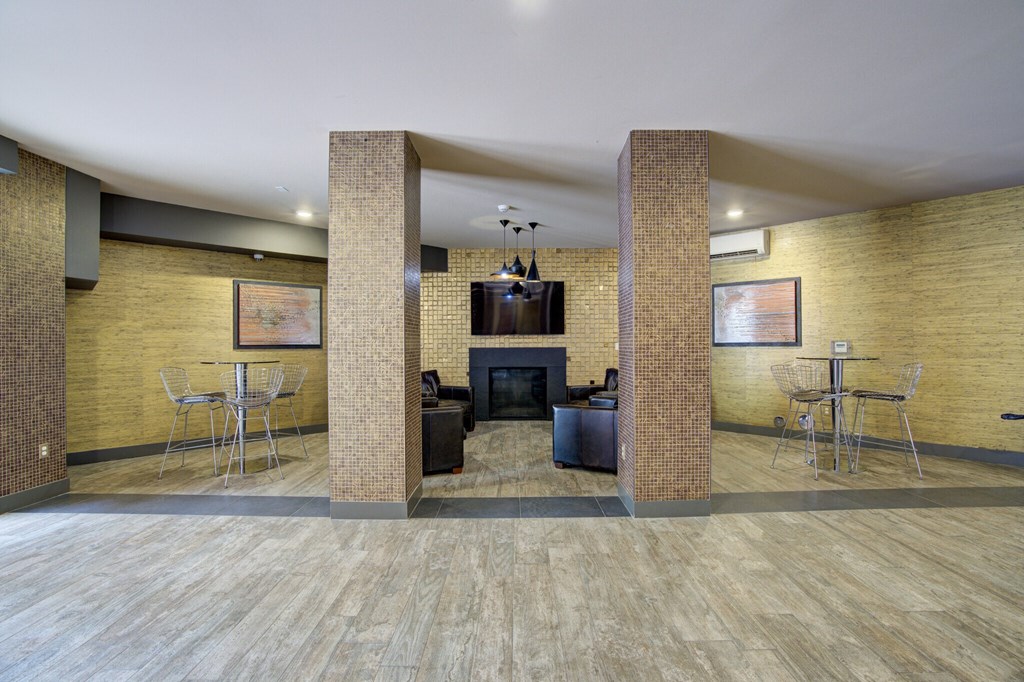 Resident clubroom at Vista at the Heights Apartments near Eastwood Towne Center