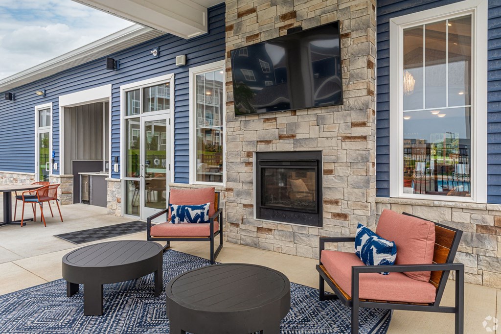 Pool, hot tub and pool deck at apartments in Traverse City | Bayview of Traverse City