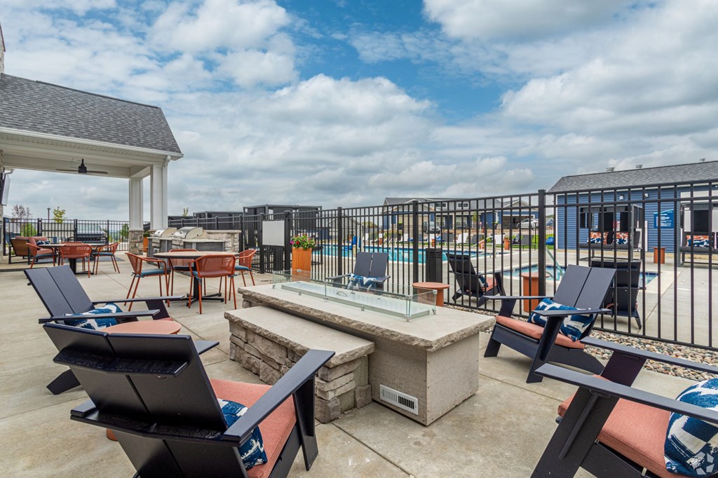 Pool, hot tub and pool deck at apartments in Traverse City | Bayview of Traverse City