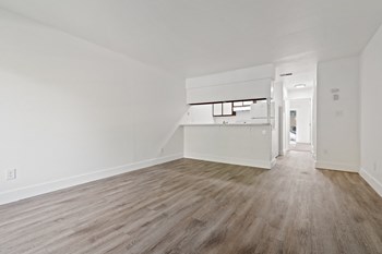 315 E. Edgewood Blvd Studio-2 Beds Apartment, Townhouse for Rent - Photo Gallery 25