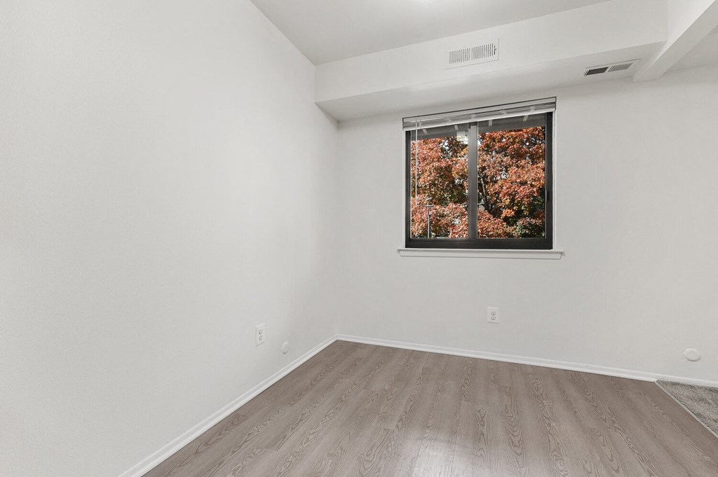 Natural Sunlight at Lafayette Park Place, Detroit, MI, Michigan, 48207