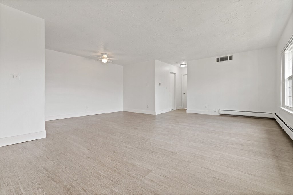 Pet friendly apartments in Roseville, MI