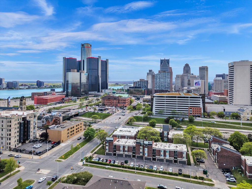 Detroit Skyline at Lafayette Park Place, Detroit, MI, 48207