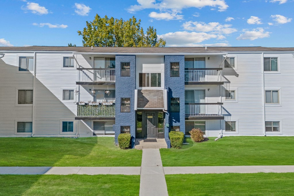 Walking Trail at Sterling Lake - Sterling Heights, MI, Michigan, 48312