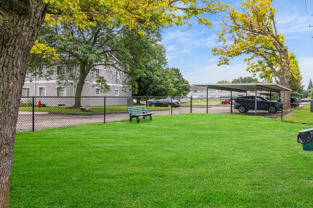 apartments with a dog park in auburn hills mi